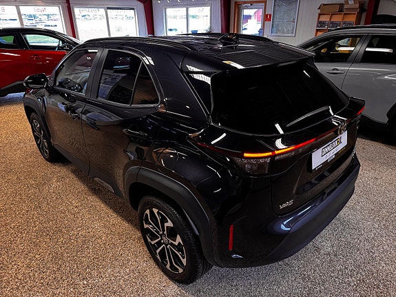 Toyota Yaris Cross 3 of 29