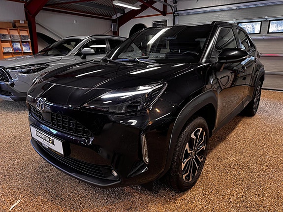 Toyota Yaris Cross 2 of 29