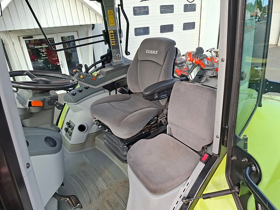 CLAAS Arion 530 12 of 30