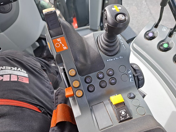 CLAAS Arion 530 20 of 30