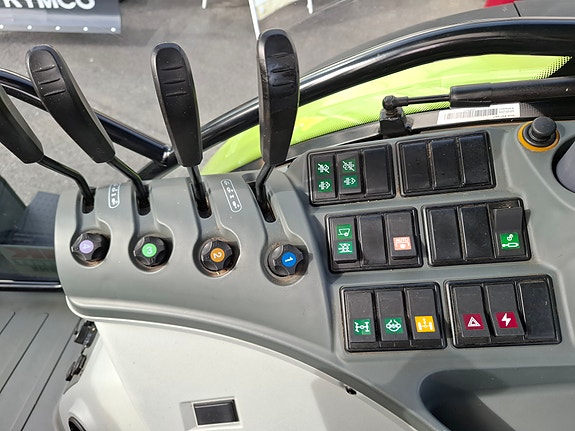 CLAAS Arion 530 19 of 30