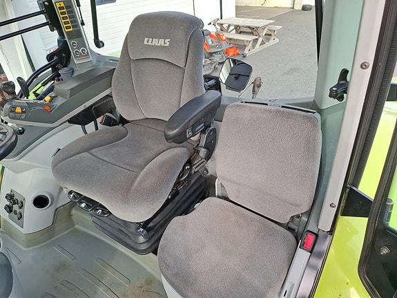 CLAAS Arion 530 13 of 30