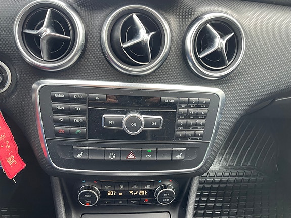 Mercedes-Benz A180 16 of 22