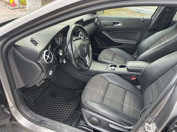 Mercedes-Benz A180 10 of 22
