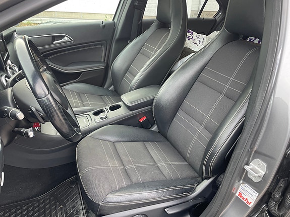 Mercedes-Benz A180 11 of 22
