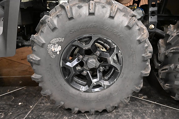 Can-Am Outlander Max Pro+ 450 6x6 11 of 12
