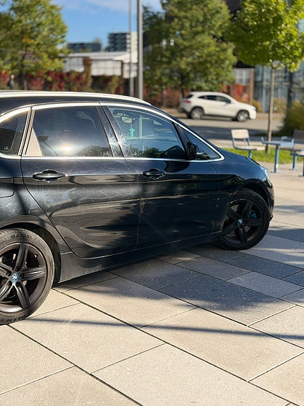 BMW 225xe 4 of 26