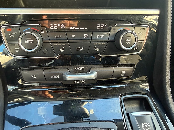 BMW 225xe 16 of 26