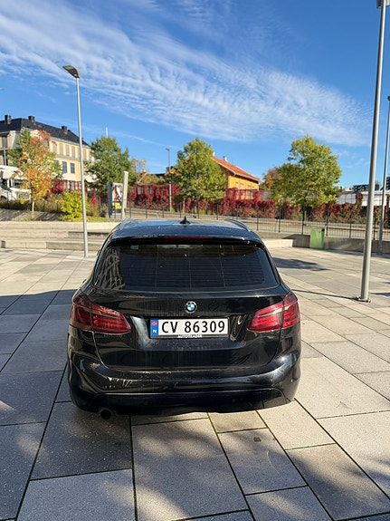 BMW 225xe 25 of 26