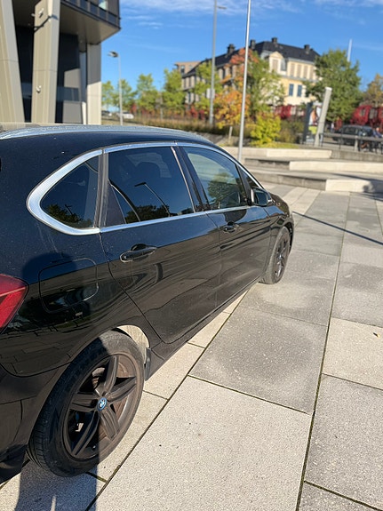 BMW 225xe 7 of 26