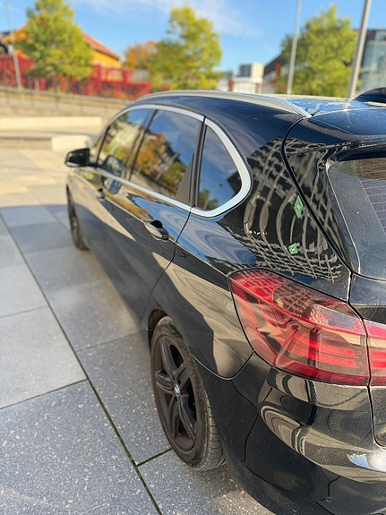 BMW 225xe 6 of 26