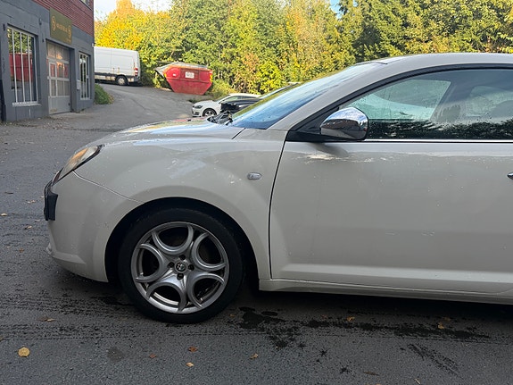 Alfa Romeo MiTo 14 of 28