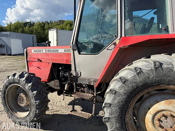 Massey Ferguson 690 10 of 30