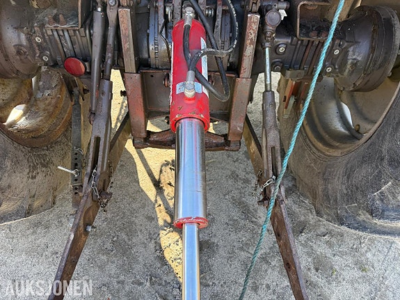 Massey Ferguson 690 22 of 30