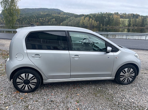 Volkswagen e-Up! 8 of 26