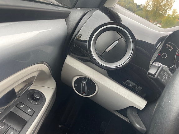 Volkswagen e-Up! 16 of 26