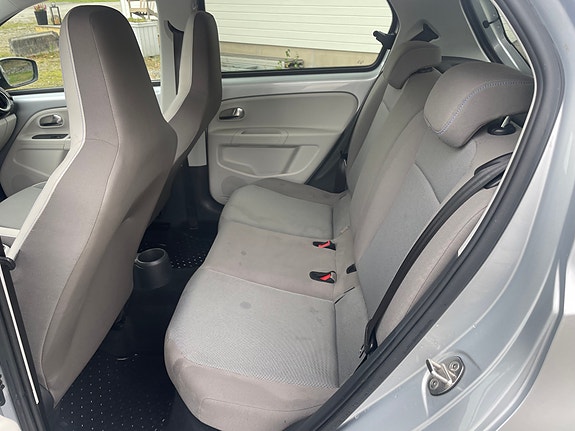 Volkswagen e-Up! 11 of 26