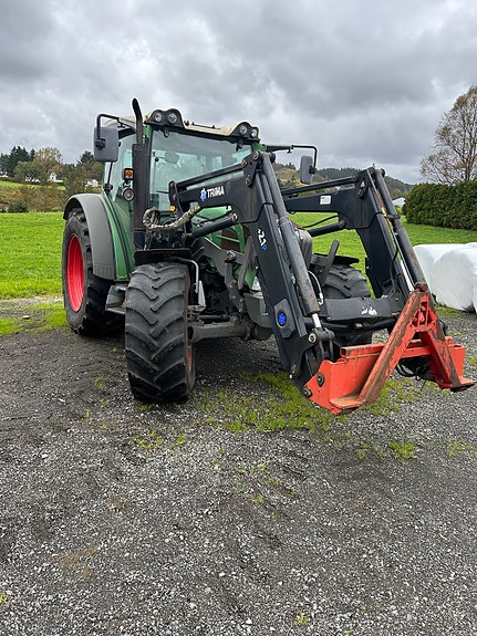 Fendt 211 2 of 10