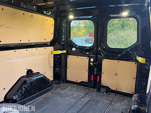 Ford Transit Custom 11 of 23
