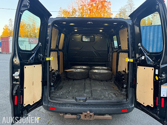 Ford Transit Custom 10 of 23