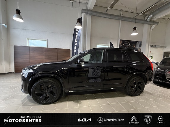 Volvo XC90 3 of 29