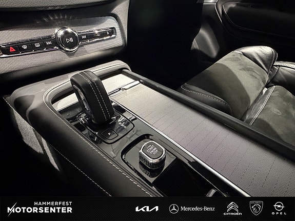 Volvo XC90 28 of 29