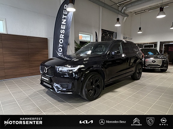 Volvo XC90 2 of 29