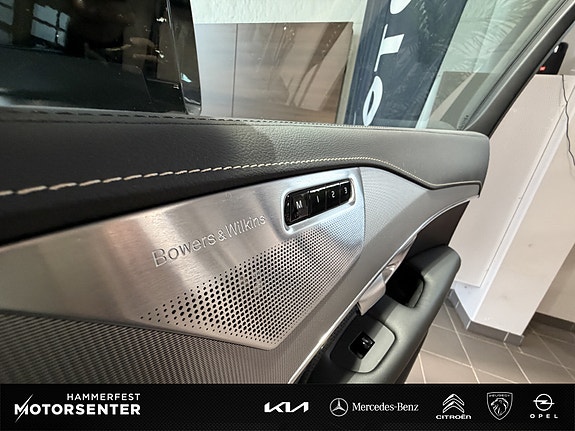 Volvo XC90 12 of 29