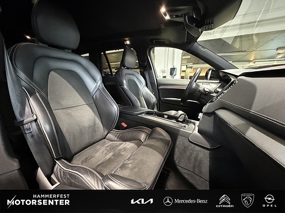 Volvo XC90 11 of 29