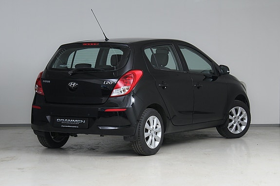Hyundai i20 2 of 30