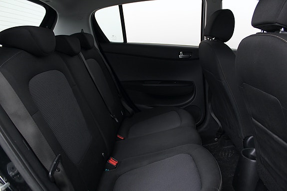 Hyundai i20 12 of 30