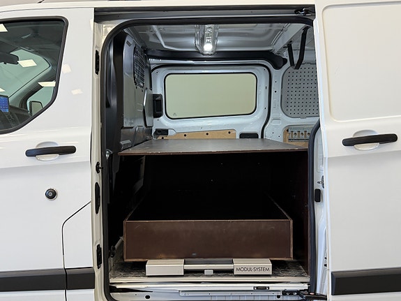 Ford Transit Custom 10 of 28