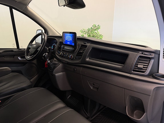 Ford Transit Custom 14 of 28
