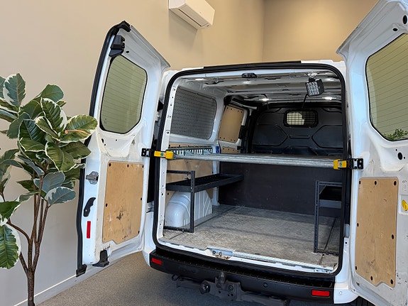 Ford Transit Custom 7 of 28