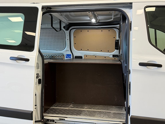 Ford Transit Custom 12 of 28