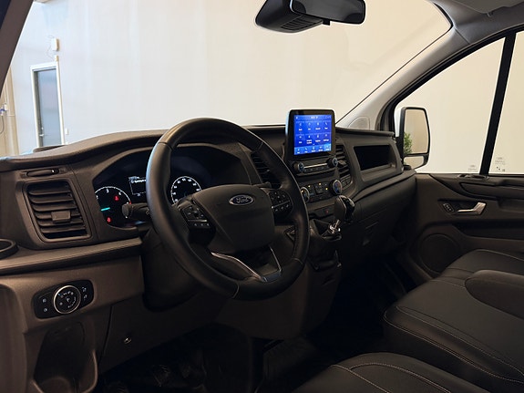 Ford Transit Custom 13 of 28