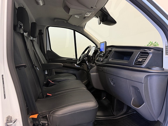 Ford Transit Custom 16 of 28