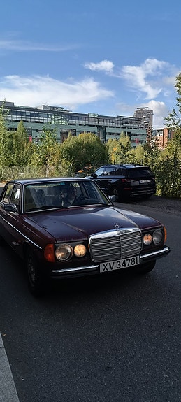 Mercedes-Benz 240 D