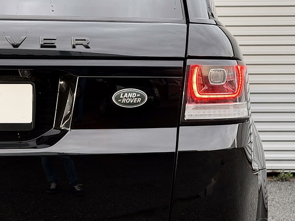 Land Rover Range Rover Sport 9 of 30