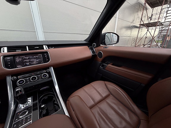Land Rover Range Rover Sport 12 of 30