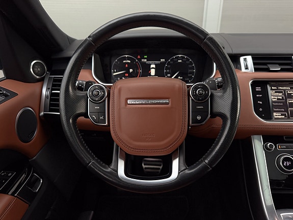 Land Rover Range Rover Sport 18 of 30