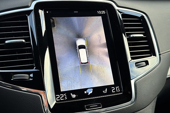 Volvo XC90 14 of 18