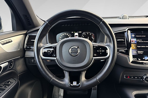 Volvo XC90 11 of 18