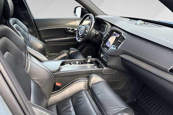Volvo XC90 17 of 18