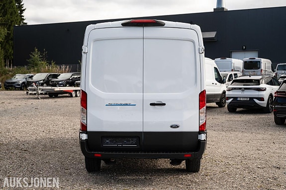 Ford Transit 7 of 25
