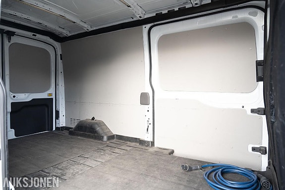 Ford Transit 21 of 25