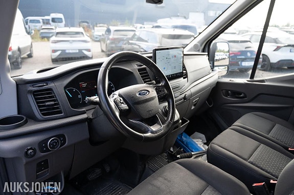 Ford Transit 9 of 25