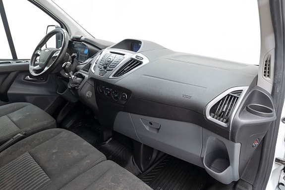 Ford Transit Custom 13 of 30
