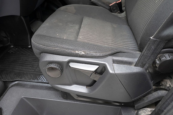 Ford Transit Custom 12 of 30