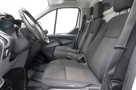 Ford Transit Custom 11 of 30